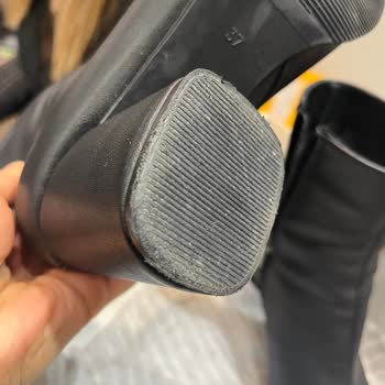 Bambi Ayakkabı Az Kullanıma Rağmen Aşınma Ve Tüylenme Oluştu