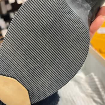 Bambi Ayakkabı Az Kullanıma Rağmen Aşınma Ve Tüylenme Oluştu