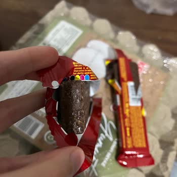 A101'den Alınan Ülker Çikolatalarında Tekrarlanan Beyaz Lekeler Ve Hijyen Endişesi