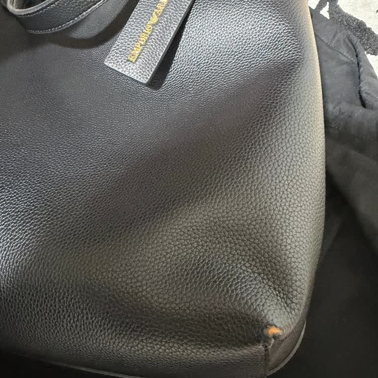 Emporio Armani Çantamın Kısa Sürede Kenar Dökülmesi Ve Ücretsiz Değişim Talebi