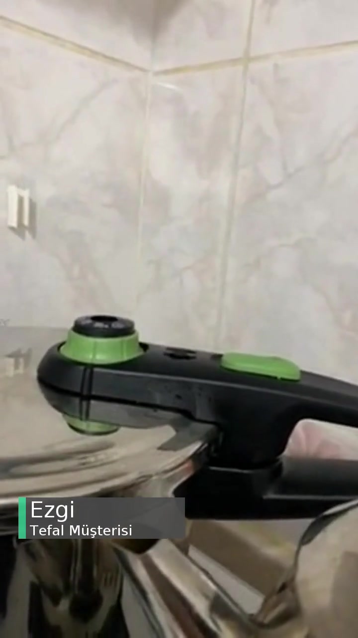 Tefal Sensör Düdüklü Buhar Yanlış Yerden Çıkıyor Su Damlatıyor! videonun kapak resmi