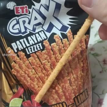 Eti Baharatlı Crax'ın Sade Çubuk Krakere Benzemesi