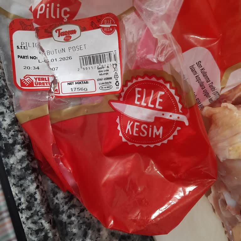 Tarih Geçmiş Çürük Tavuk Satışı, Sağlık Tehlikesi Ve Denetim İhmali