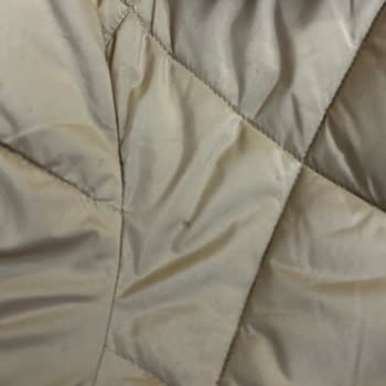 Pierre Cardin Giyim Montun Üzerinde Çıkmayan Lekeler Oluştu