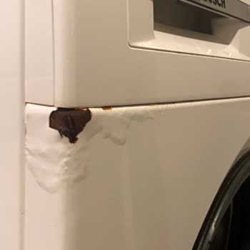 Bosch Çamaşır Makinesinde 3 Yıllık Kullanımda Deterjan Çekmecesi Paslanması Ve Boya Soyulması