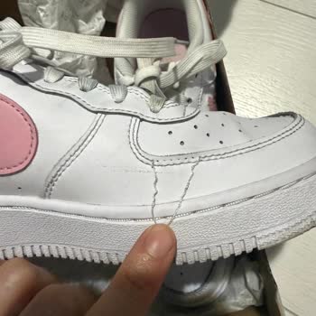 Nike Air Force Ayakkabısının Dikiş Sorunu, Değişim Talebi