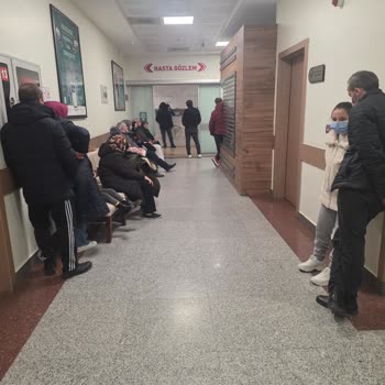 Acil Serviste Bilgilendirme Eksikliği Ve Hemşirelerin İlgisiz Tutumu