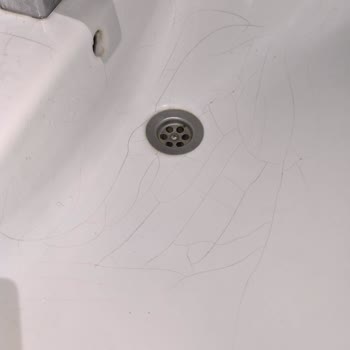 Seramik Lavabodaki Kılcal Çatlaklar İçin Garanti Dışı Ücretsiz Değişim Talebi