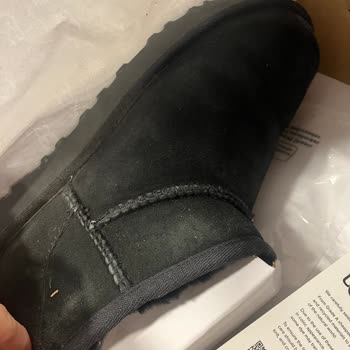 UGG Mini Botta Renk Bozulması Kalite Problemi Olarak Değerlendirilmeli