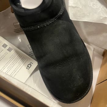 UGG Mini Botta Renk Bozulması Kalite Problemi Olarak Değerlendirilmeli