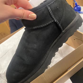 UGG Mini Botta Renk Bozulması Kalite Problemi Olarak Değerlendirilmeli