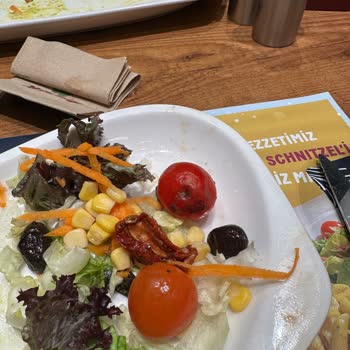 Tavuk Dünyası'nda Tekrarlanan Yanlış Sipariş ve Çürük Domatesler Nedeniyle İade Talebi