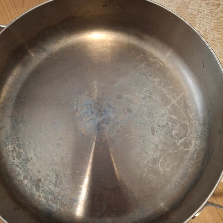 Karaca Züccaciye Tüm Parçalarda Sararma, Lekelenme ve Çizilme Oluştu