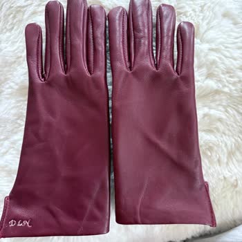 Teslimat Gecikmesi, Defolu Eldiven Ve Saygısız Müşteri İletişimi