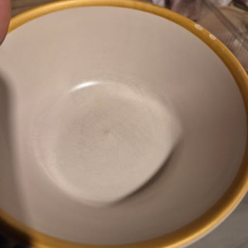 Keramika Sarı Kaselerde Sır Çatlakları Ve Hijyen Endişesi