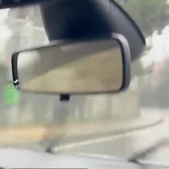 Renault Clio Aracımın Dikiz Aynasının Üstünden Su Damlatıyor