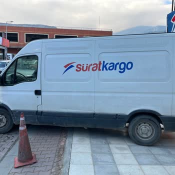 Sürat Kargo İzmir Şubesinde Teslim Edilmeyen Kargo Ve Bilgilendirme Eksikliği