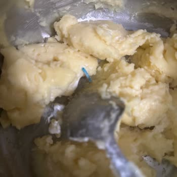 Dr. Oetker Pastacı Kremasında Plastik Parça Bulunması