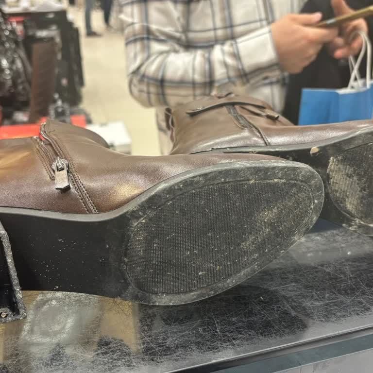 Ayakkabı Hasarı Ve Bir Aylık Onarım Bekleme Süresi Müşteriyi Mağdur Ediyor