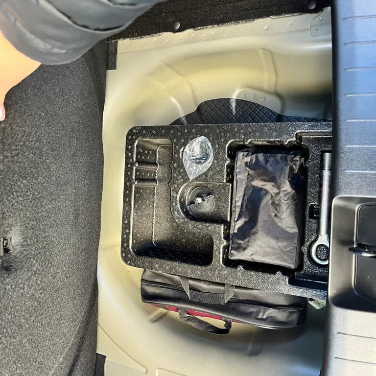 Fiat Egea Cross’ta Eksik Kriko, Bijon Anahtarı Ve Stepne