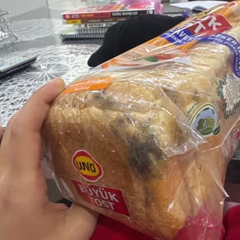 Migros Hemen'den Gelen UNO Tost Ekmeğinde Küf Sorunu
