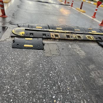 Milas-Bodrum Havalimanı Hatalı Hız Kesici Havalimanı Girişinde Aracım Hasar Gördü