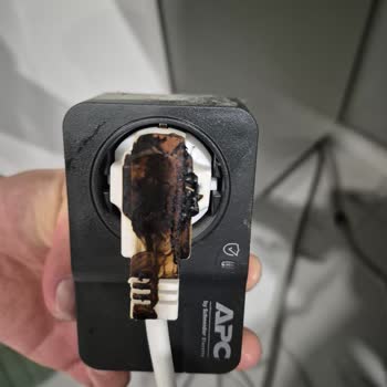 Bedaş’ın Gün Boyu Kesintili Elektriği Ve Akşam Düşük Voltajı Cihazları Yıpratıyor