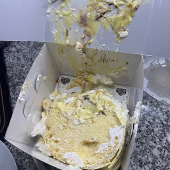 Ters Dönmüş Ve Dağılmış Pasta Nedeniyle Doğum Günü Planı Bozuldu İade Talebi