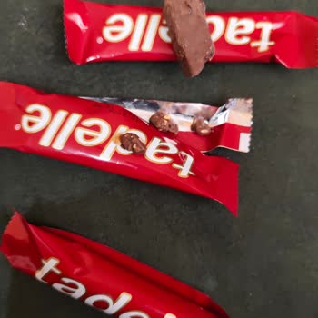 Uğur Gıda'dan Son Kullanma Tarihi Geçmemiş Bozuk Tadelle Çikolata Satın Aldım