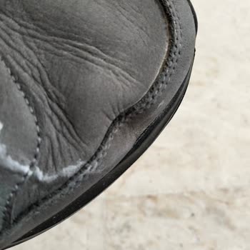 FLO Ayakkabı Sol Bot Deri Bölümündeki Çökme Üretim Hatası İddiası Ve Değişim Talebi