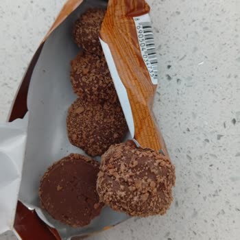 Ülker Albeni Bisküvi Üretim Hatası: Kesilmemiş Parçalar Hayal Kırıklığı Yaratıyor