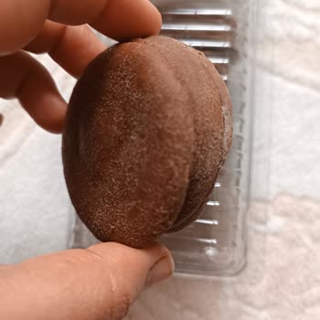 Son Kullanma Tarihi Geçmemiş Luppo Sandviç Kekinde Beyazlama Ve Kabarcık Sorunu