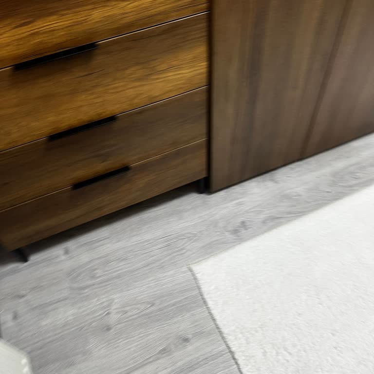 Adore Mobilya Şifonyerinin Ayakları Sallanıyor Ücretsiz Değişim Talebi