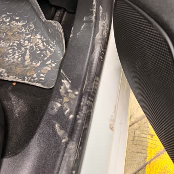 Vale Hizmetinde Araç İçinin Çamura Dönüştürülmesi Ve Cevapsız Şikayet