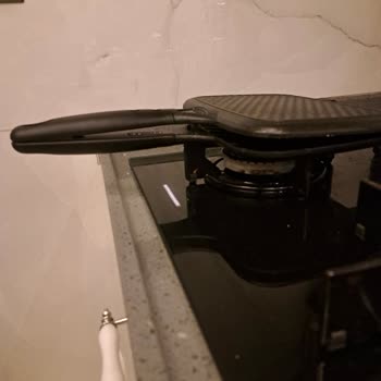 Papilla Tost Makinesi İlk Kullanımda Bozuldu Ve Şirket Cevap Vermiyor