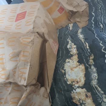 Islak Hamburger Ve Patates, Dökülmüş Kola: Yemeksepeti Siparişinde Kalite Sorunu