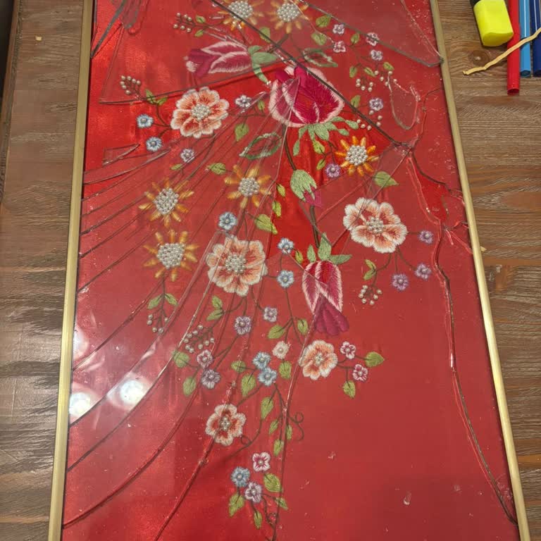 PTT Kargo Şubesindeki Yanlış Bant Kullanımı Nedeniyle Kırılan Pano Ve 4500 TL Zarar