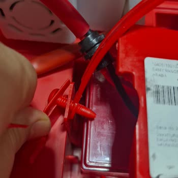 Kırık Akülü Araba Ve Cevapsız Müşteri Hizmetleri