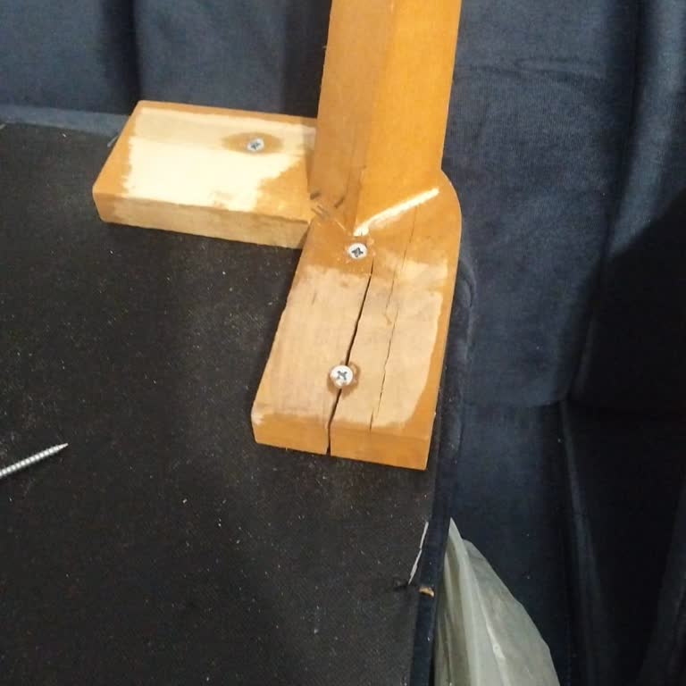 Mirbel Koltuk’tan Kırılan Berjer Ayakları Ve Cevapsız İlgisizlik