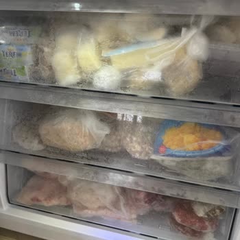 Beko Buzdolabında Dondurucu Buzlanması Sürekli Devam Ediyor Ve Servis Tarafından Tehdit Ediliyorum