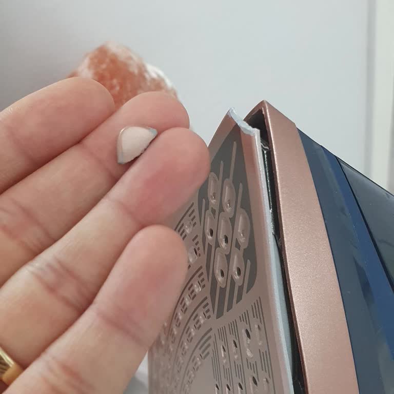 Philips Azur 8000 Ütüsü Ani Kırıldı, Garanti Şartları İhlal Edildi