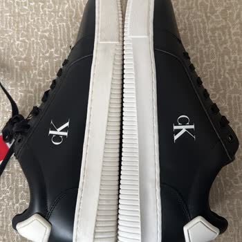 Calvin Klein Mağazasından Gönderilen Çiftten Bir Tekinin Kullanılmış Olması