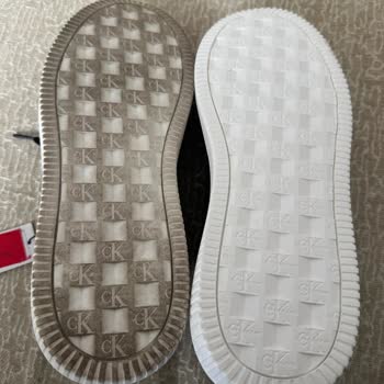 Calvin Klein Mağazasından Gönderilen Çiftten Bir Tekinin Kullanılmış Olması