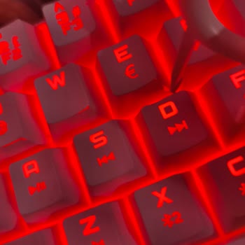 Rampage B-Atom Klavyesinin Tuş Boyaları Kısa Sürede Silindi, Garanti Değişim Talebi