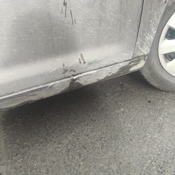 Bağcılar’da Yanlış Konumlandırılan Mantar Taşlar Araçlara Hasar Veriyor