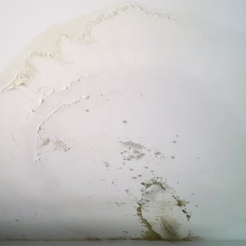 Kiptaş 4. Etap C2 Blokta Tavandan Su Sızıntısı Ve Elektrik Kaçakları