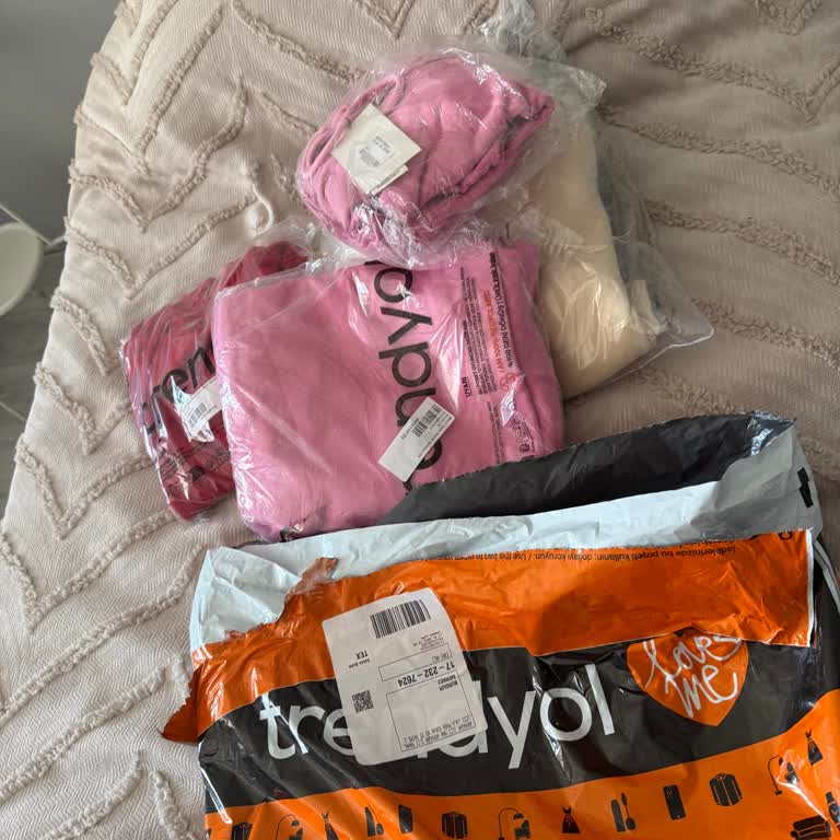 Oversize Kırmızı Sweatshirt Teslim Edilmedi, Trendyol İade İşlemini İhmal Ediyor