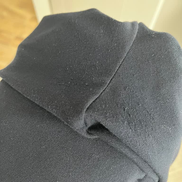 Kısa Sürede Ağ Bölgesinde Tüylenme Yaşanan Pantolon İçin Ücret İadesi Talebi