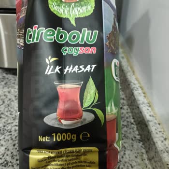 İçeriği Belirtilmemiş Çayda Su Kırmızıya Dönüyor: Tüketici Sağlığı Açısından Açıklama Ve İade İsteği