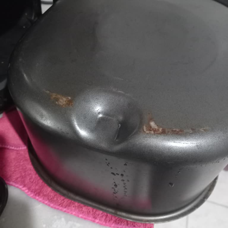 Kumtel Airfryer’de Paslı Ve Soyulmuş Hazne, Garanti Süresi Yetmiyor